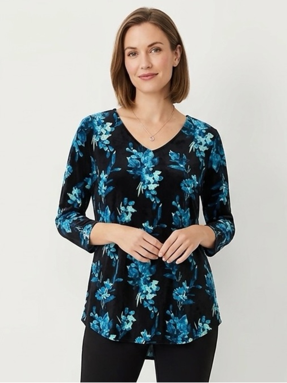 Chicos Travelers Slinky Floral Tunic Top Chicos Size 1 Womens Size 8-10